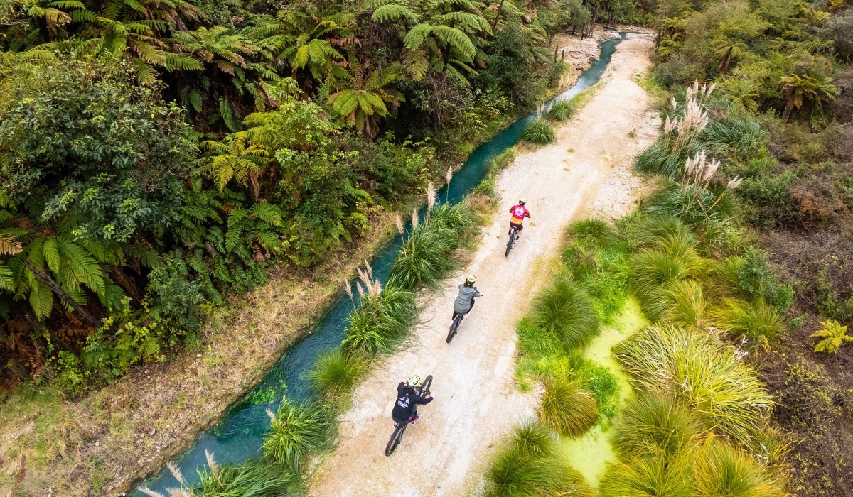 Wairakei Restort Track - Geothermal Stream - FourB - by Bare Kiwi-2